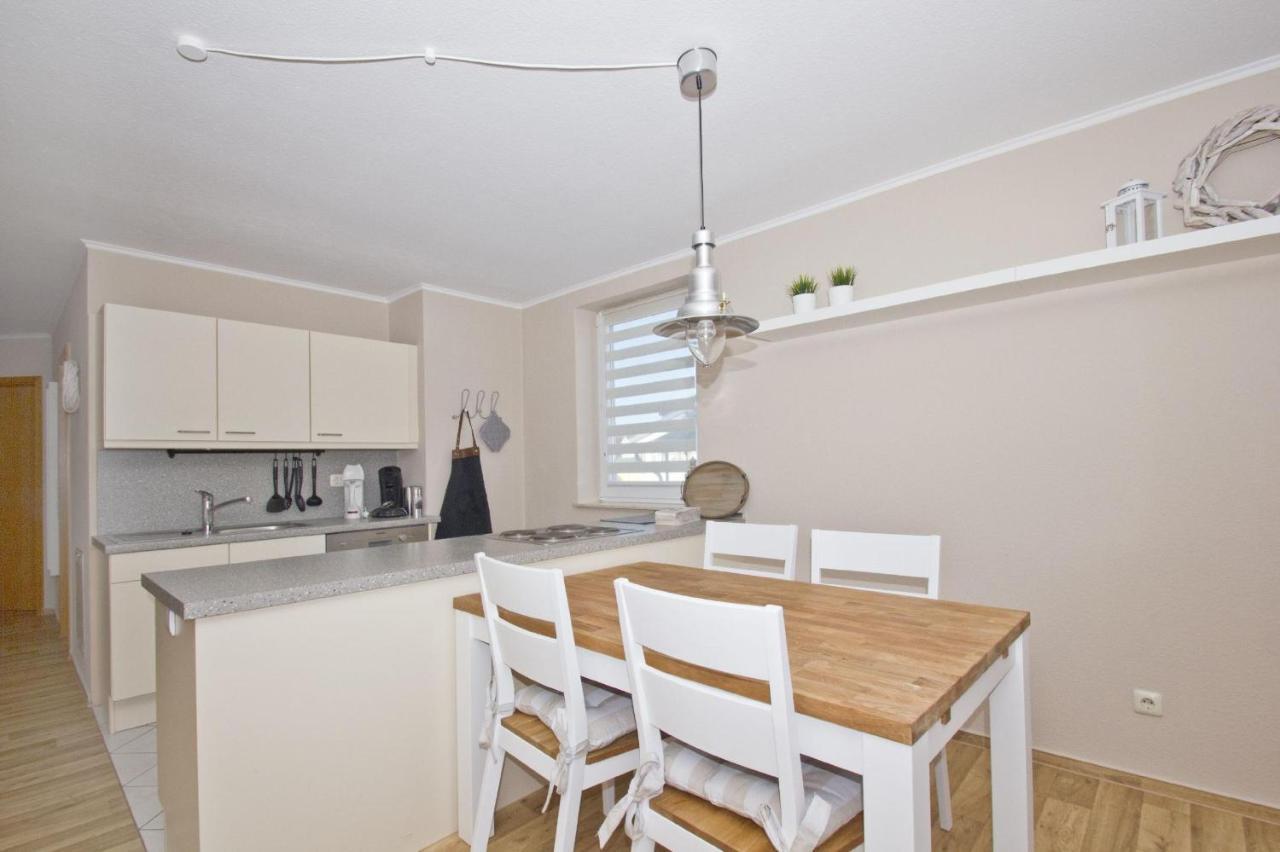 Ferienwohnung Mit Balkon, Gratis Nutzung Vom Ahoi Erlebnisbad Und Sauna In Sellin - Haus Strandeck Fewo 20 ゲーレン エクステリア 写真
